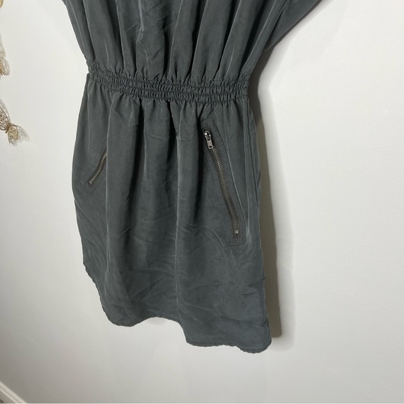 ๐ฆ๐ DIVIDED | Gray Black Cinch Waist Midi Dress - Picture 4 of 9